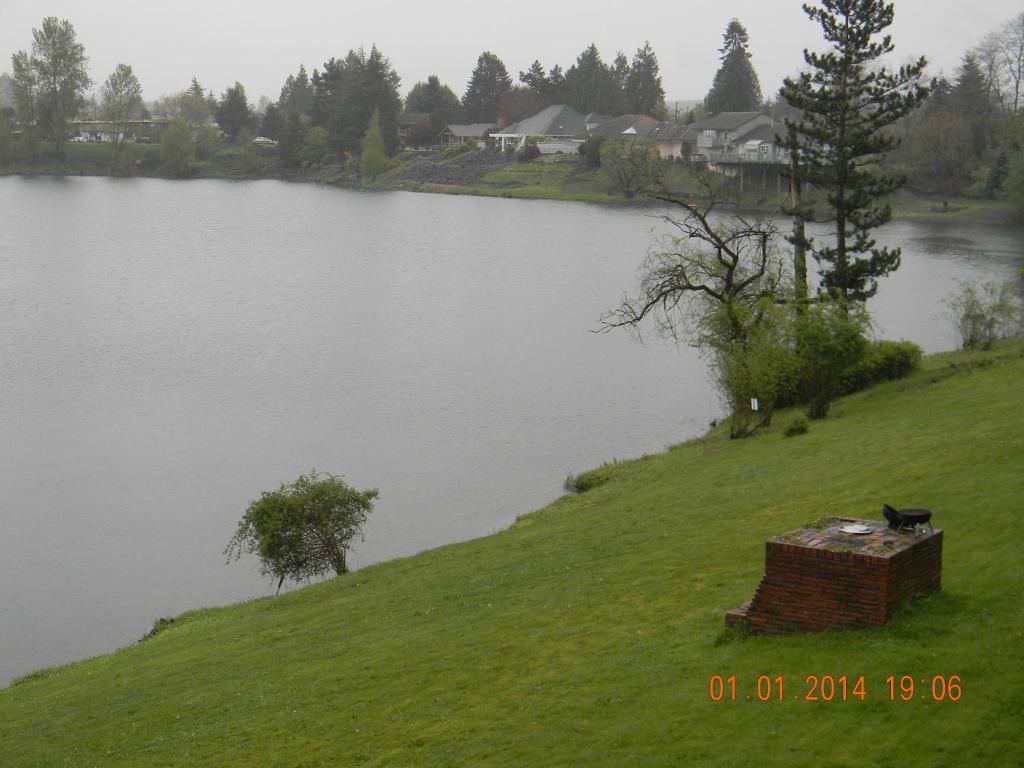Lakeview Motel 2*